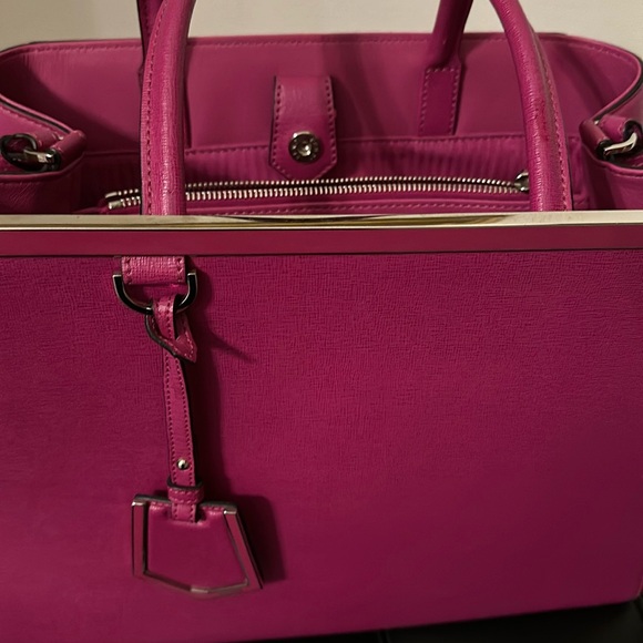 Fendi bag pink color, excellent mint condition - Picture 9 of 13